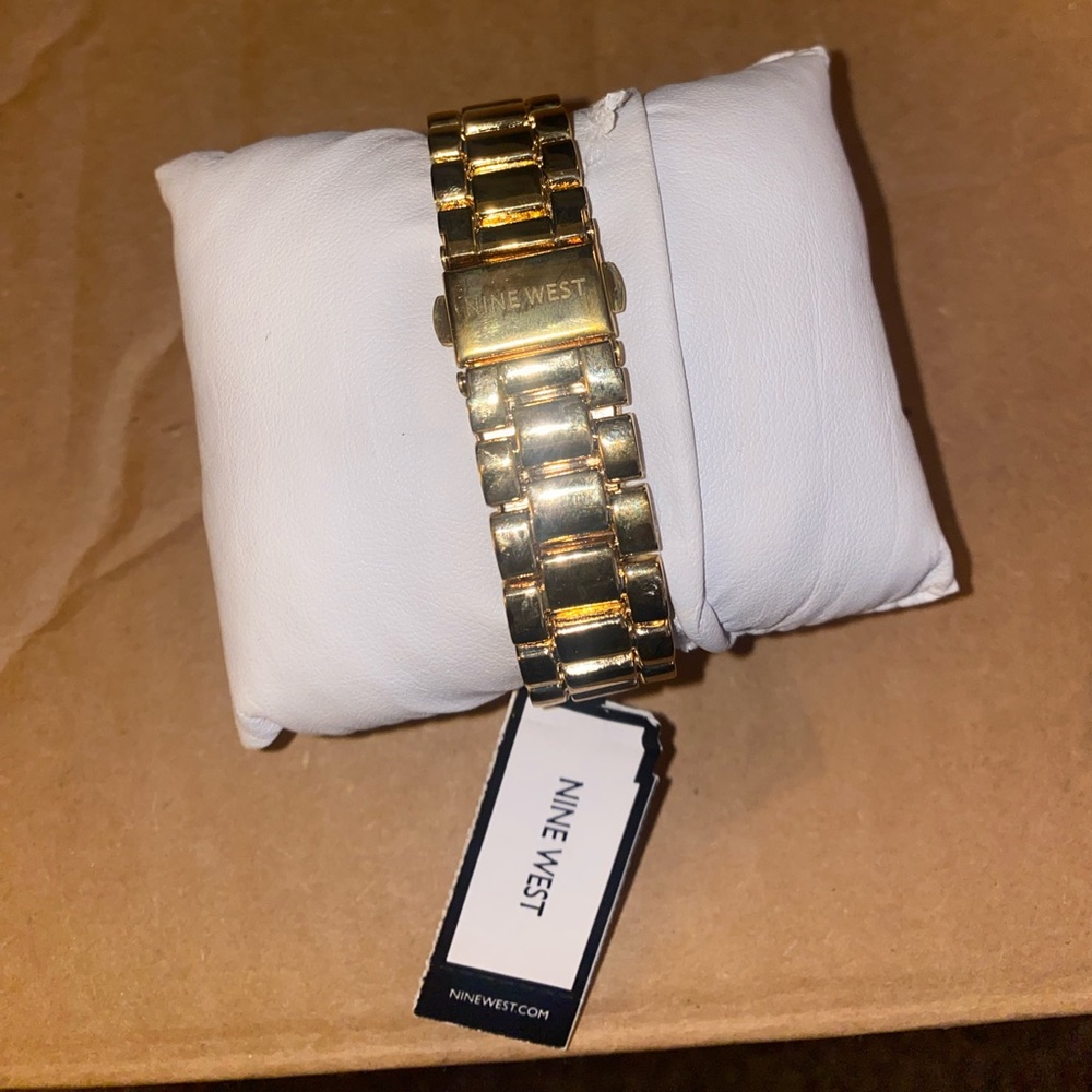 Ladies Watch - Picture 2 of 3